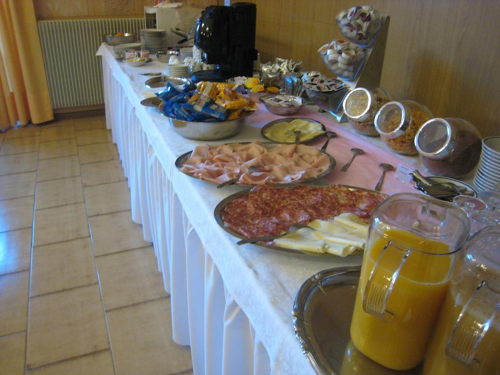 Casa Per Ferie Paola Di Rosa Hotel Арта Терме Екстериор снимка