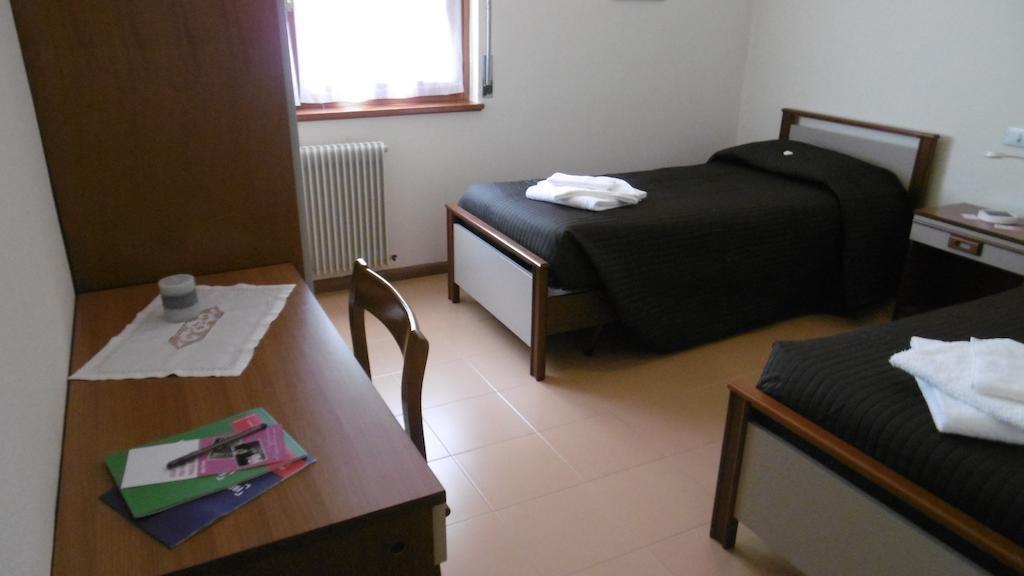 Casa Per Ferie Paola Di Rosa Hotel Арта Терме Стая снимка